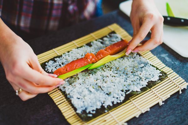 Girl-is-making-sushi-at-home_shutterstock_247918951-(2).jpg